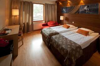Отель Lapland Hotels Riekonlinna Саариселькя Улучшенный двухместный номер с 2 отдельными кроватями и сауной-2